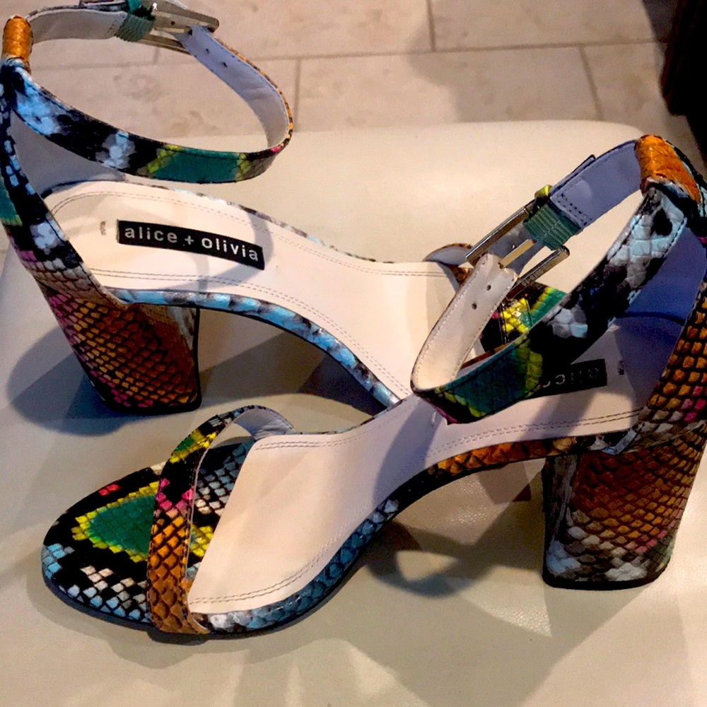 I 
Alice + Olivia sandals # 8 used one time